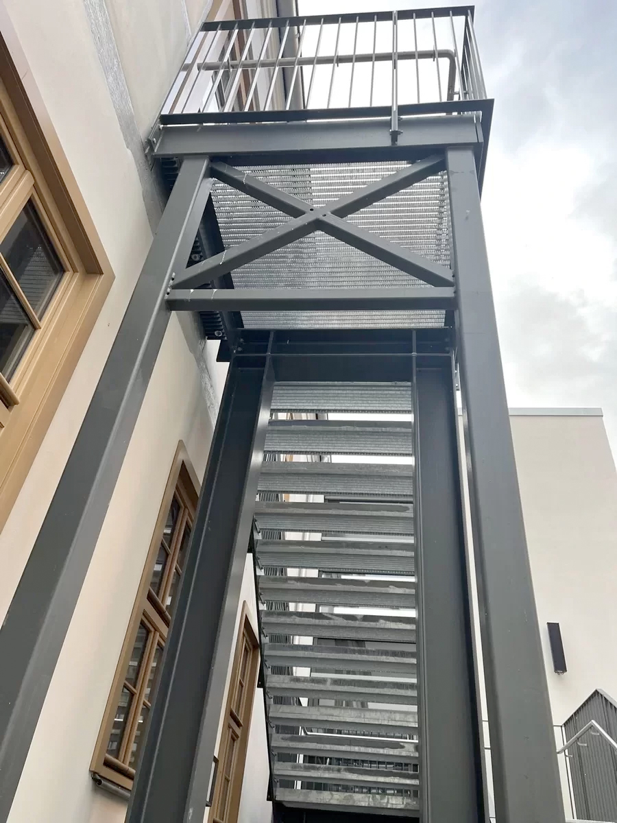 CADPROM Stahl- und Hochbau Projekt: Fluchttreppe, Treppenturm